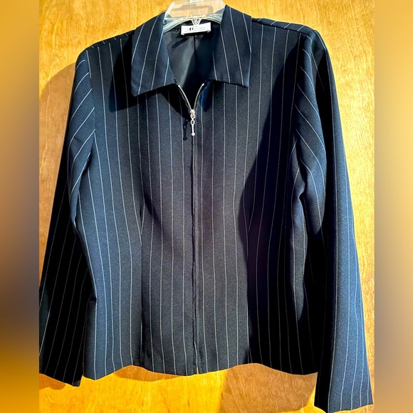 ❤️AB Studio Byer California❤️ Women’s zip up Blazer/ Blouse🌹size L.❤️ - Picture 3 of 8